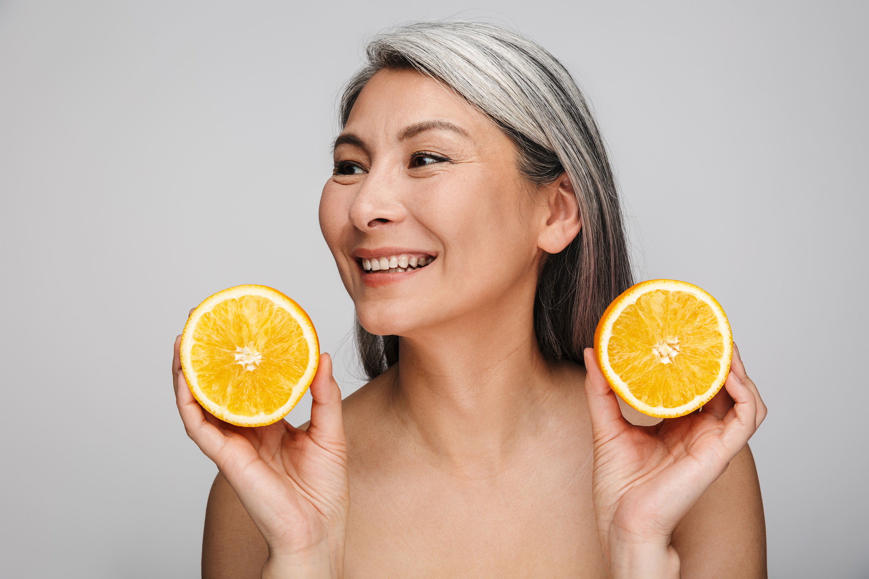 5 Reasons To Add Vitamin C Serum To Your Skincare Routine